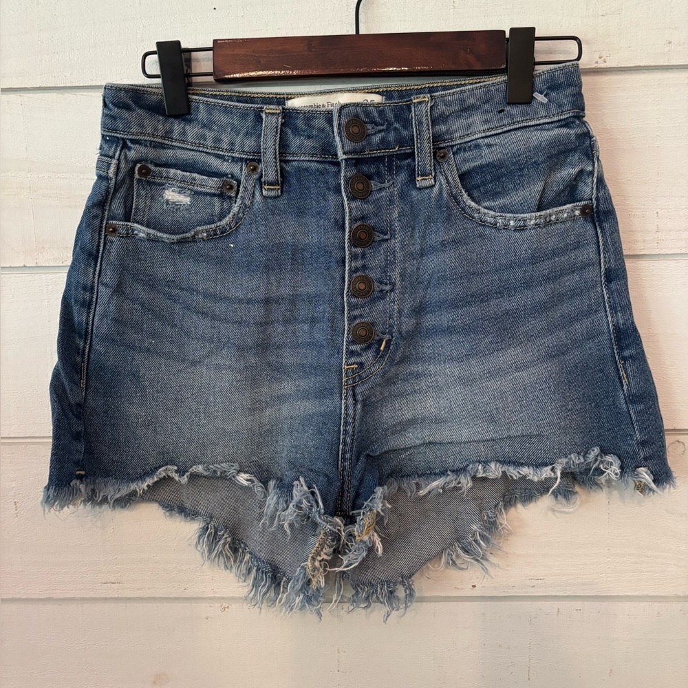 Abercrombie and Fitch High Rise Short Denim Frayed Shorts in size 0/25 waist